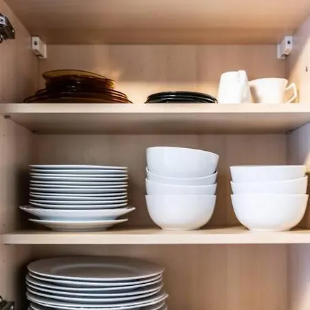 Lägenhet Mit 3 Baedern & 2 Kuechen