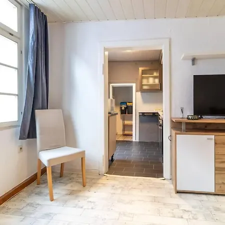 Lägenhet Mit 3 Baedern & 2 Kuechen *