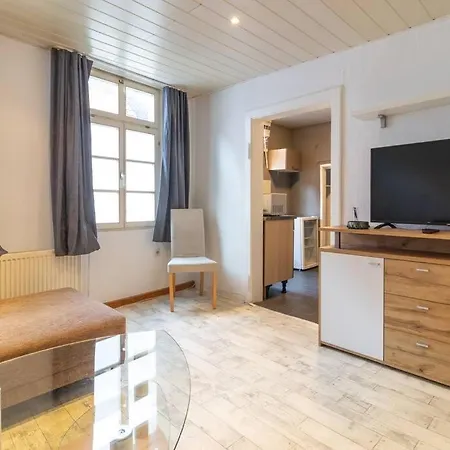 Mit 3 Baedern & 2 Kuechen Lägenhet *